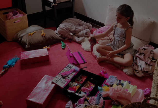 Girl playing on a virtual playdate